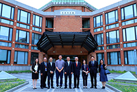 中大代表團成員參觀清華大學醫學院